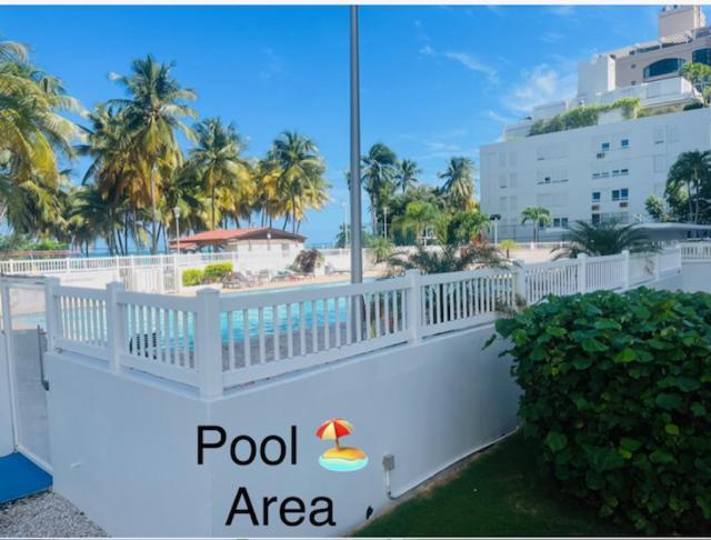 Isla Verde Frente A La Playa Y Piscina, Centrico Y Accesible San Juan Exterior foto
